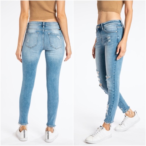 KanCan Distressed Light Wash Skinny Jeans denim - Picture 3 of 4